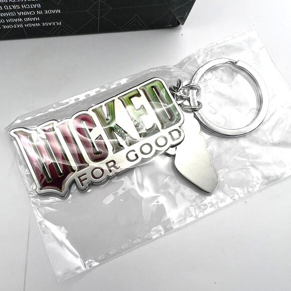 WICKED FOR GOOD Ceramic Mug 14 oz Keychain Bundle Universal Studios Promotional - Picture 8 of 9